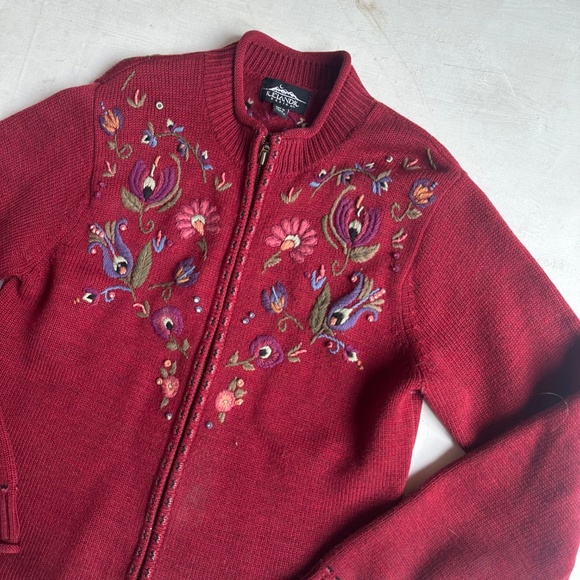 Icelandic Design Merino Wool Embroidered Zip Up Cardigan Sweater - Picture 2 of 5